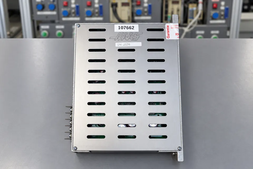 Haas AMP 60A 32-5552C, Nach der Reparatur, Gehäuseansicht