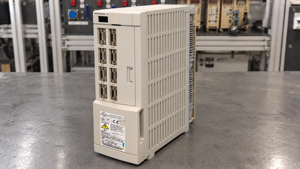 Mitsubishi MDS-C1-SPM-185: Nach der Reparatur: stehende Frontansicht