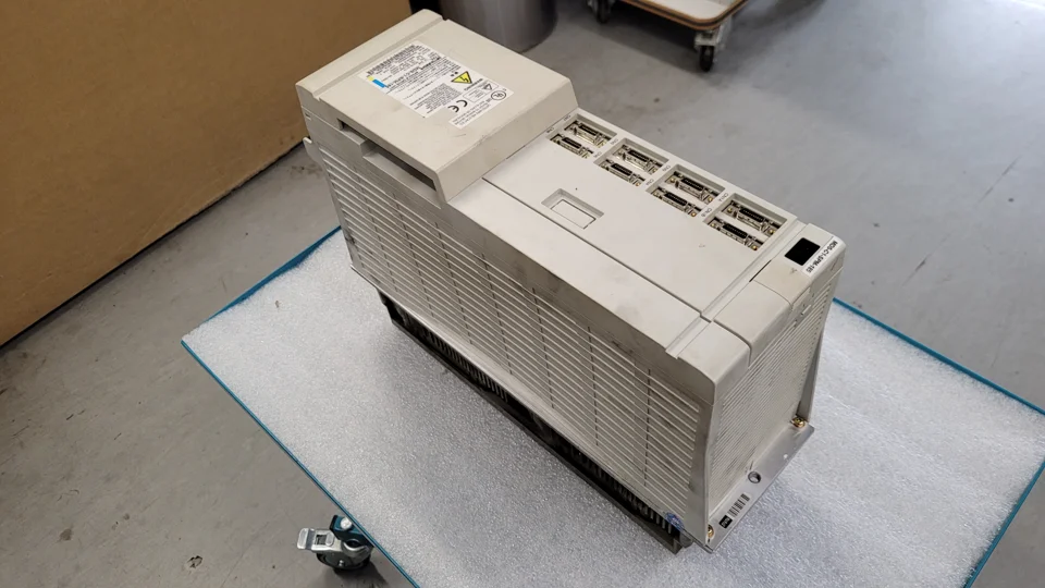 Mitsubishi MDS-C1-SPM-185: Vor der Reparatur: zweite Ansicht