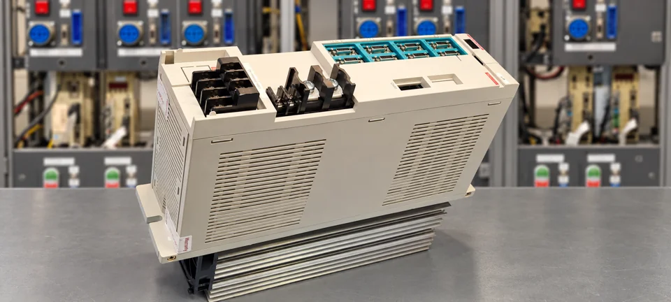 Mitsubishi MDS-CH-V2-4520 – Nach der Reparatur – Seitenansicht