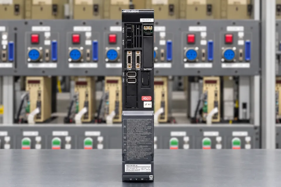Mitsubishi MDS-DH-SP-40, Frontansicht nach der Reparatur