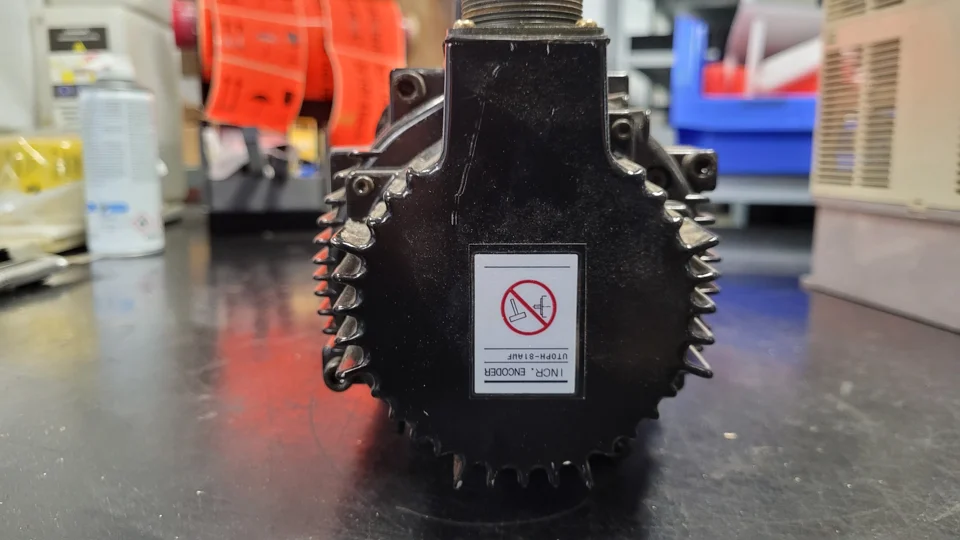 Yaskawa SGMG-09V2ABC: Bisheriger Encoder UTOPH-81AWF