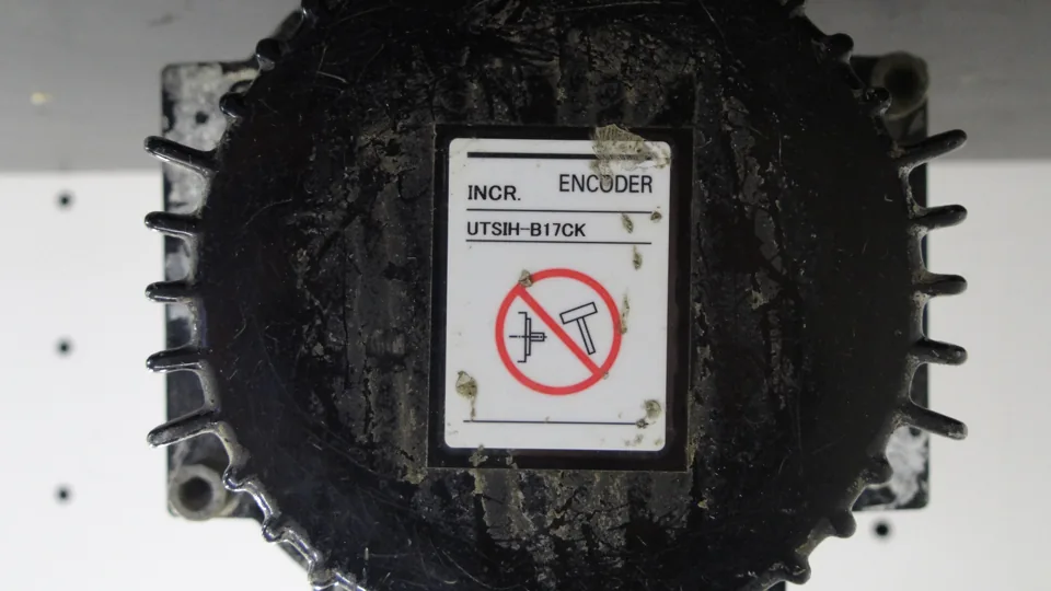 Yaskawa SGMGH-13DCA-YG15: Bisheriger Encoder UTSIH-B17CK