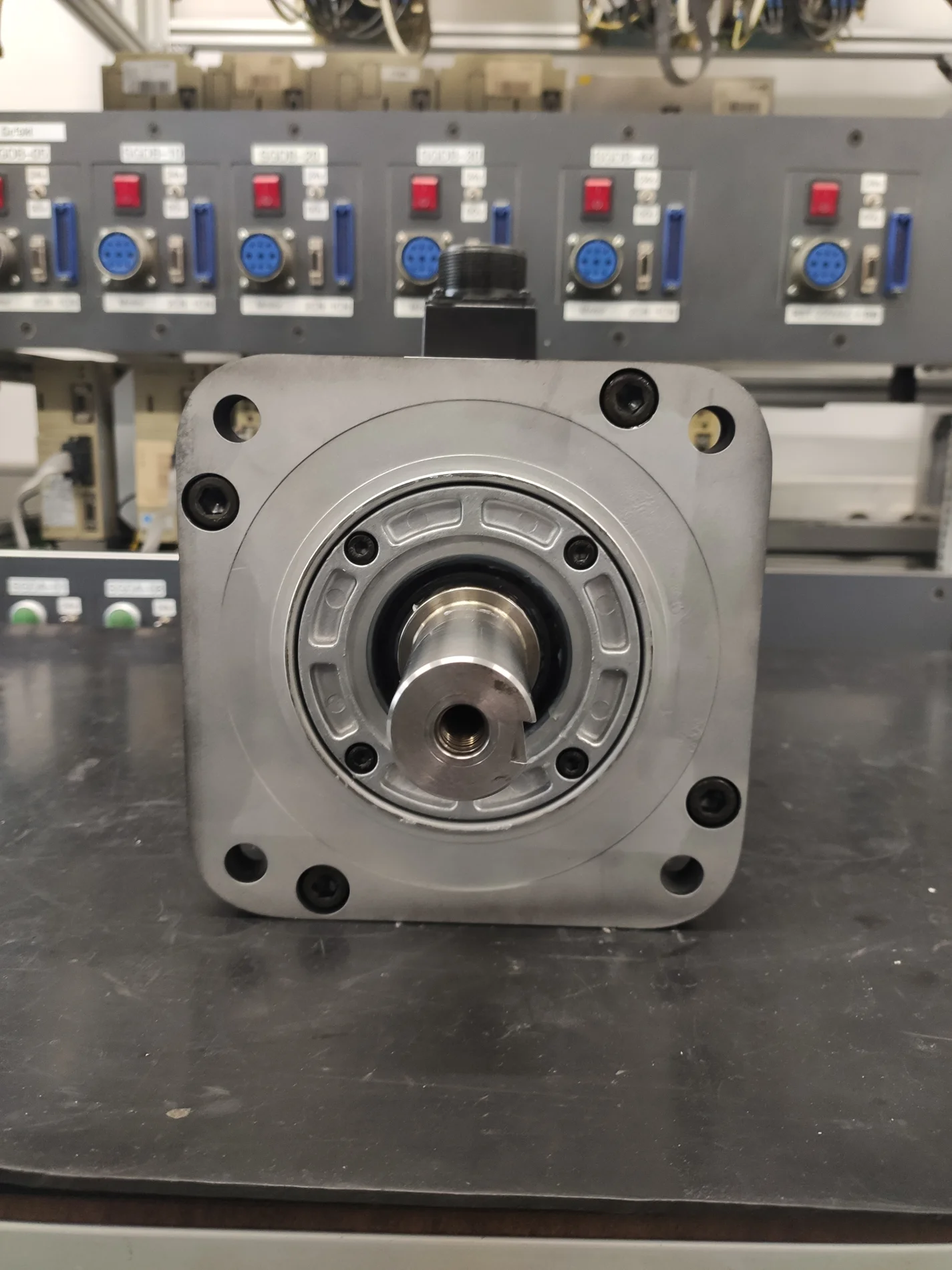 Yaskawa SGMGH-44ACA6E nach der Reparatur