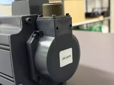 Mitsubishi HC102T-SZ AC Servo Motor