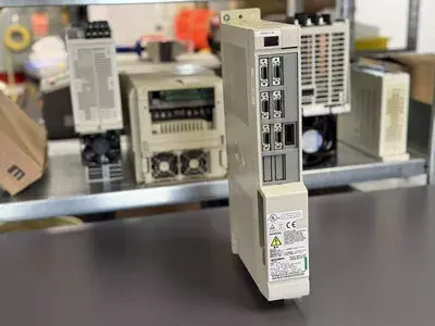 Mitsubishi MDS-B-V1-03 Servo Drive Unit
