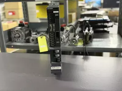 Mitsubishi MDSDV3-202020 or MDS-D-V3-202020 Servo Drive Unit 