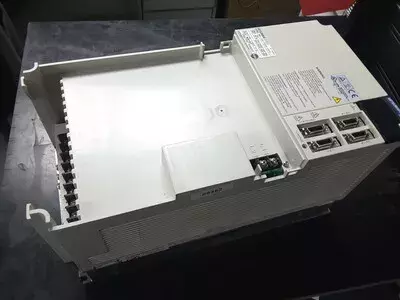 Mitsubishi MR-J2S-700A-U052 AC Servo Drive
