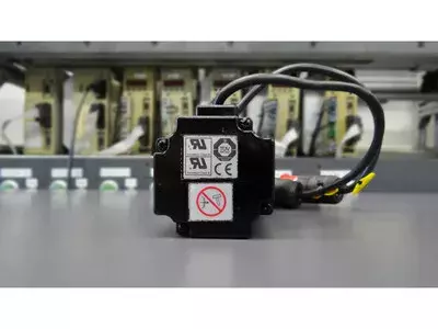 Omron R7M-A20030-BS1-D AC Servo Motor