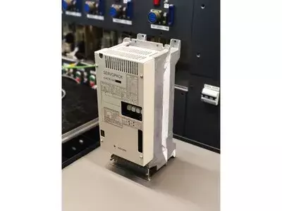 Yaskawa CACR-SR10BE12G-E Servopack 