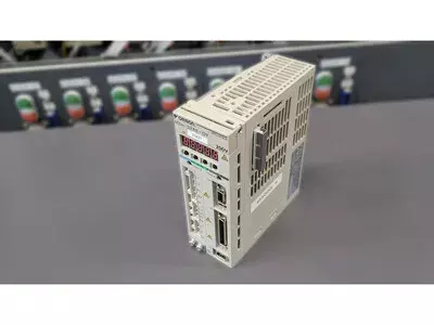 Yaskawa SGDH-02AE-OY Ver. 33437 Servopack 