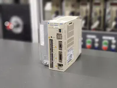 Yaskawa SGDM-10DN Ver. 7000A Servopack