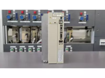 Yaskawa SGDM-30DN Ver. 7000A Servopack 