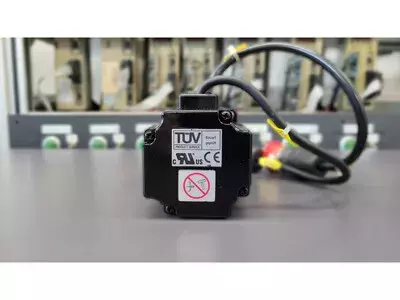 Yaskawa SGMAH-02A1A21D  AC Servo Motor 