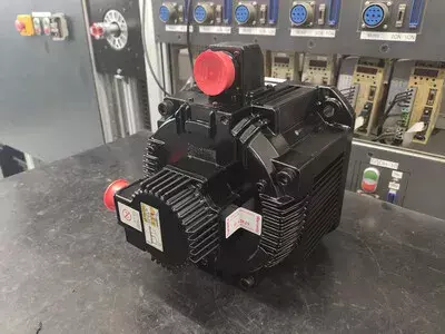 Yaskawa SGMDH-32A2A-YR33 AC Servo Motor 
