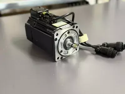 Yaskawa SGMGH-03A5A-SE11 AC Servo Motor 
