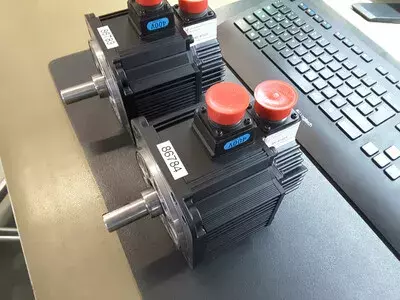 Yaskawa SGMGH-05DCA6F-OY AC Servo Motor