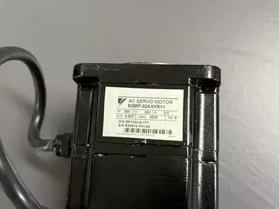 Yaskawa SGMP-02A8YR11 or SGMP-02AXYR11 AC Servo Motor 