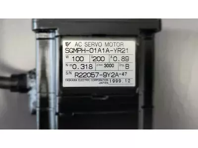 Yaskawa SGMPH-01A1A-YR21 AC Servo Motor