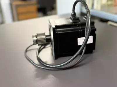 Yaskawa SGMPH-15A1A-YR11 Servo Motor