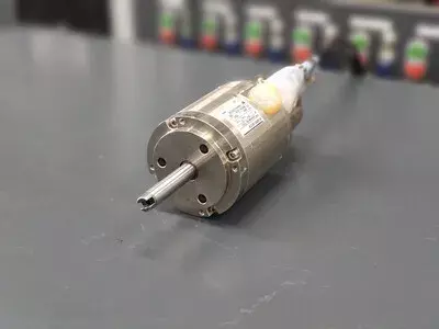Yaskawa USAHEM-02-TE53 AC Servo Motor