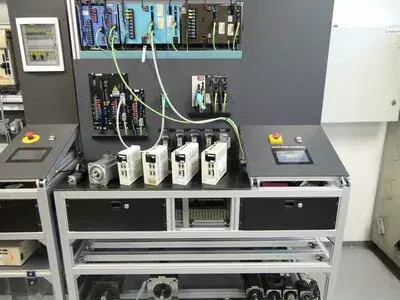 Mitsubishi MDS-A-SVJ-10 Servo Drive Unit