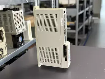 Mitsubishi MDS-B-V1-03 Servo Drive Unit