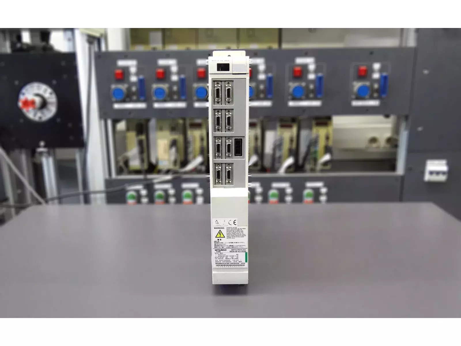 MDS-B-V2-2020三菱 MDS B V2 2020 サーボドライバー mitsubishi-mds-b-v2-2020-servo