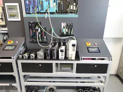 Mitsubishi MR-J2-20A  AC Servo 
