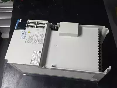 Mitsubishi MR-J2S-700A-U052 AC Servo Drive