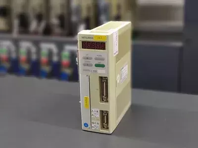 Mitsubishi MR-J60A-D33 AC Servo 