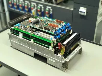 Mitsubishi MR-S3-80BB-Z33 Servo Drive Unit 