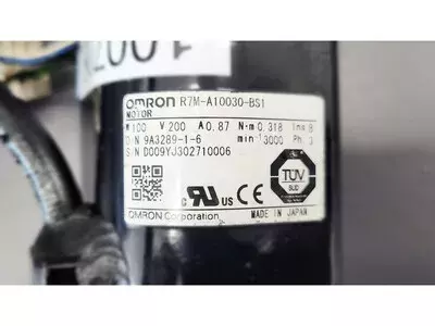 Omron R7M-A10030-BS1 AC Servo Motor