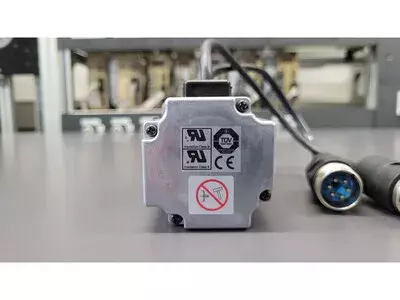 Omron R7M-A20030-S1-D AC Servo Motor