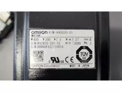 Omron R7M-A40030-S1 AC Servo Motor 