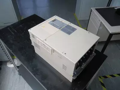 Yaskawa CIMR-AC4A0072AAA-0136 Frequenzumrichter A1000 