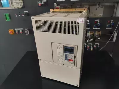 Yaskawa CIMR-F7A4037 Varispeed F7