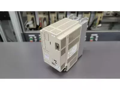 Yaskawa SGDB-03VDY1 Servopack