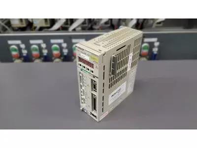 Yaskawa SGDH-02AE-OY Ver. 54A44 Servopack 