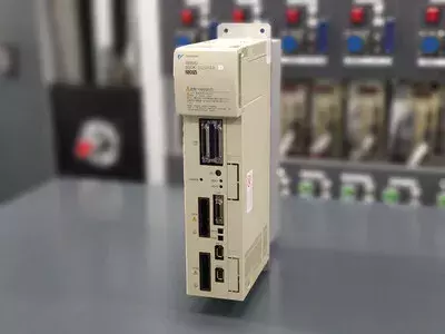 Yaskawa SGDK-2020AEA-V  Servopack