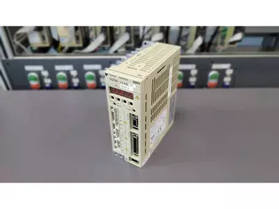 Yaskawa SGDM-04ADY37 Ver. 10107-0 Servopack