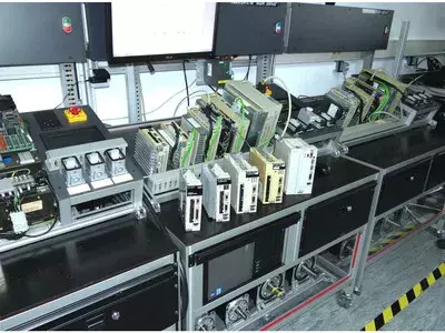 Yaskawa SGDS-10A72AY560 Servopack
