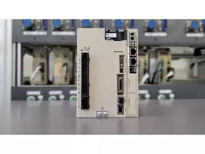 Yaskawa SGDV-120AE1AY579AA Servopack