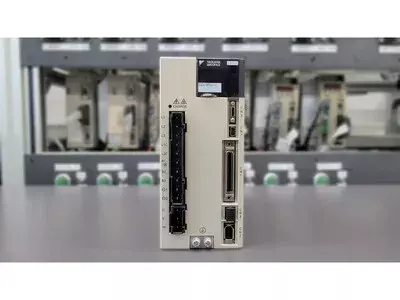 Yaskawa SGDV-5R5A01A Servopack