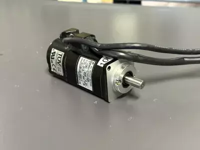 Yaskawa SGMAH-01A1A2S AC Servo Motor 