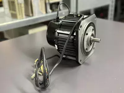 Yaskawa SGMDH-06A2A-YR13 Servo Motor