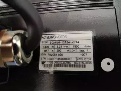 Yaskawa SGMGH-13A2A-YR14 Servo Motor