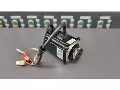 Yaskawa SGMPH-01A1A-YR21 AC Servo Motor