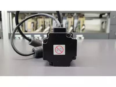 Yaskawa SGMPH-01AAA61D-OY AC Servo Motor 