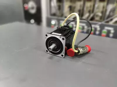 Yaskawa SGMPH-04DAA6CD AC Servo Motor 